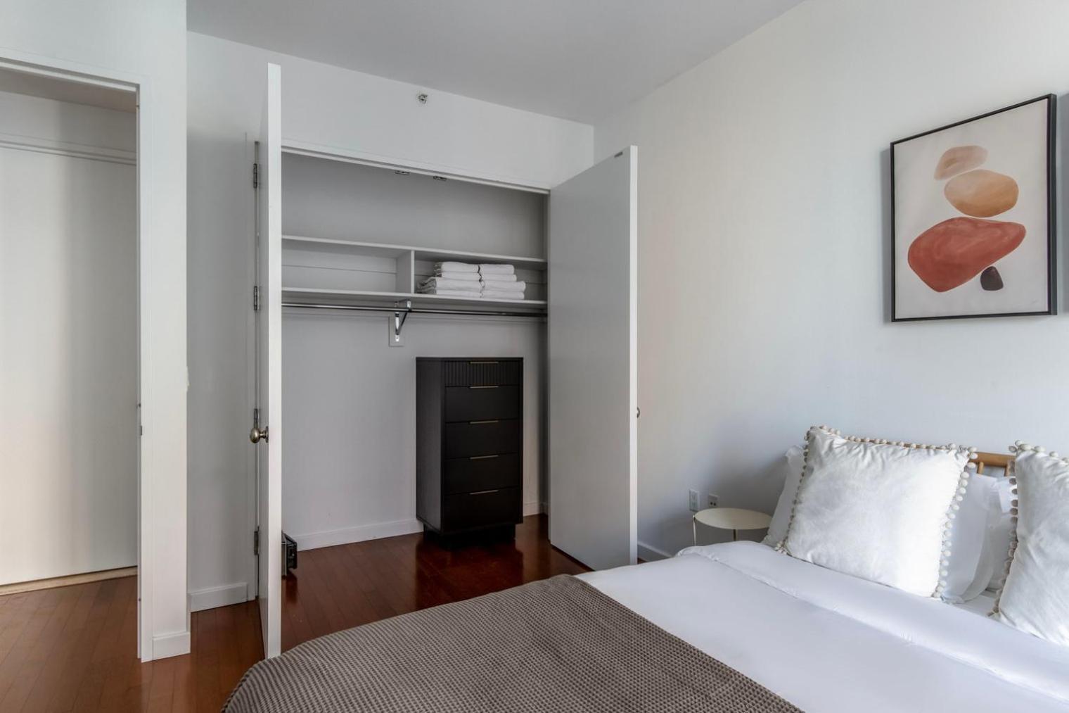 Ues 1br W Doorman Gym Pool Nr Nyc Attractions Nyc-1333