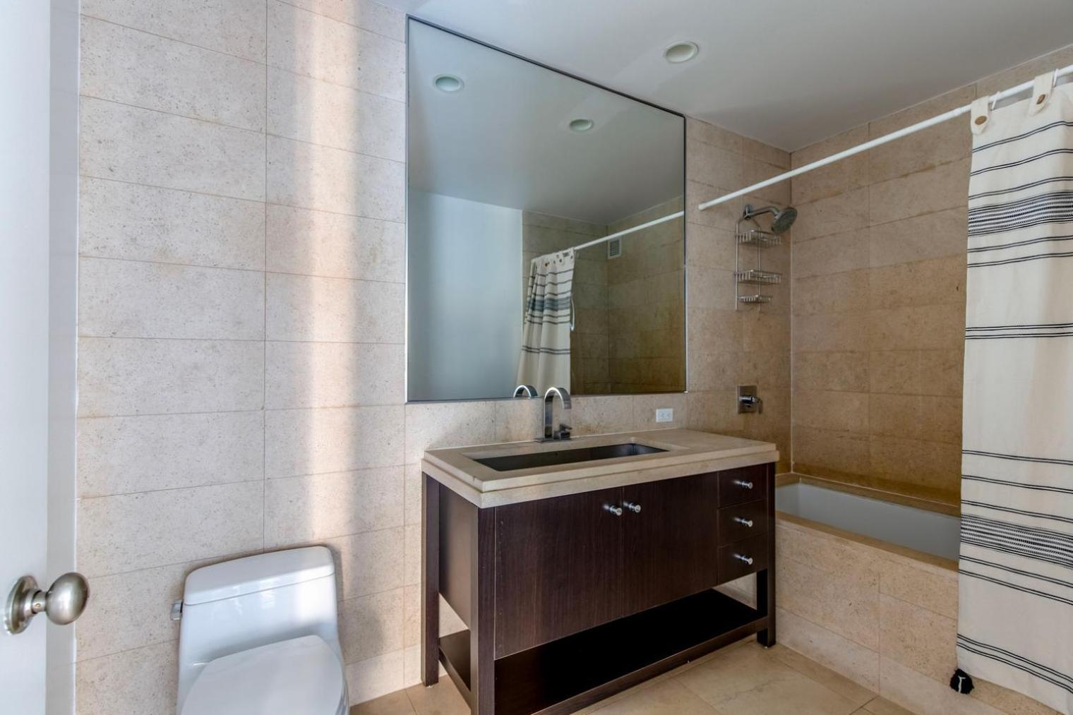 Ues 1br W Doorman Gym Pool Nr Nyc Attractions Nyc-1333 Apartment